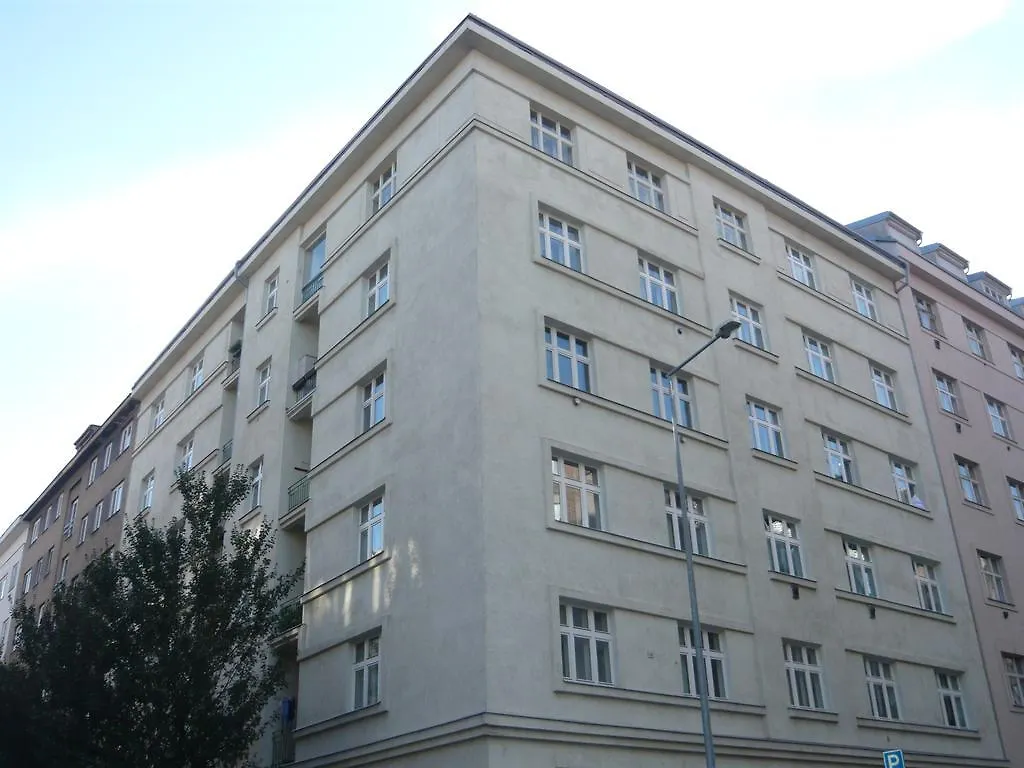 Flora Apartment Sudomerska Praha 0*,  Česká republika